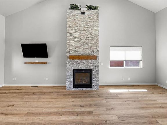 4th image of 514 Hickory Ridge