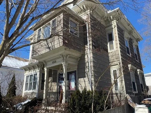 22 Park St, Haverhill, MA 01830