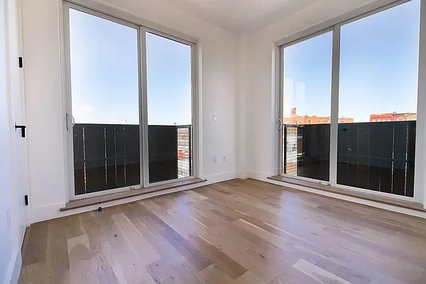 246 Johnson Avenue #4E