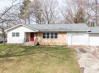 214 S Harrison St, Waupaca, WI 54981