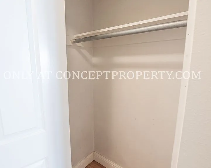 100 S Orchard Dr — Photo 40