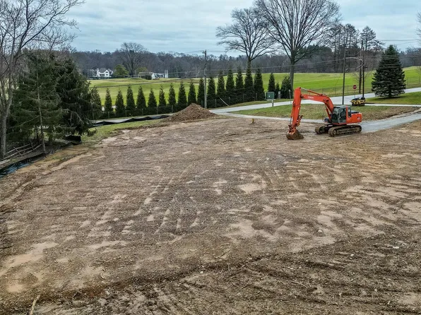 675 Fletcher Rd, Wayne, PA 19087