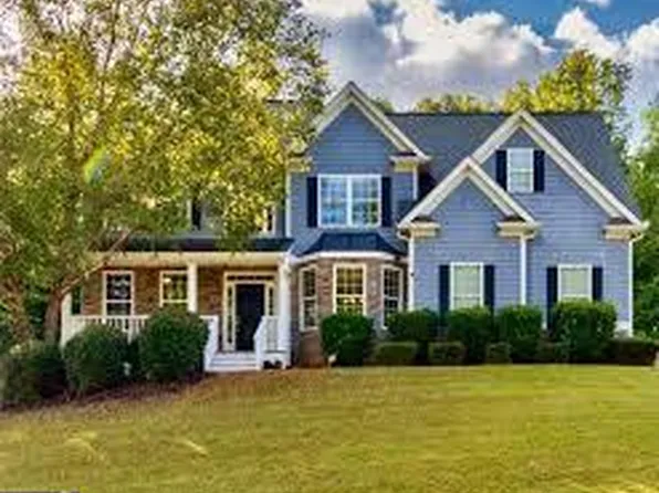 226 Prestwick Dr, Hoschton, GA 30548