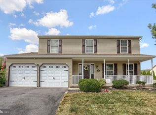 921 Maplewood Ln, Enola, PA 17025