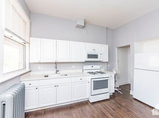 324 Lake St #2R, Oak Park, IL 60302