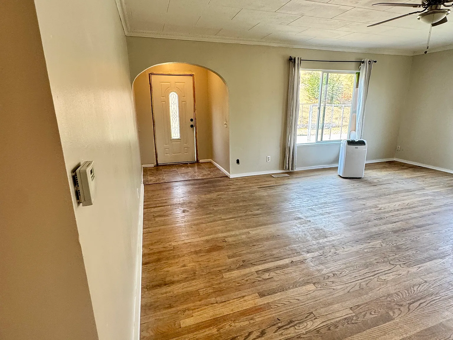 4 bed, 1800 sqft, $2,300 — Photo 3