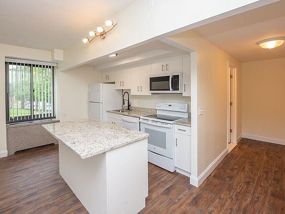 5th image of 1199 Whitney Ave #106