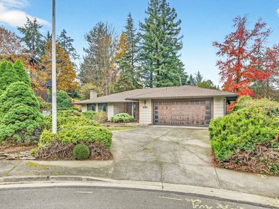 451 S Stoneham Cir, Medford, OR, 97504