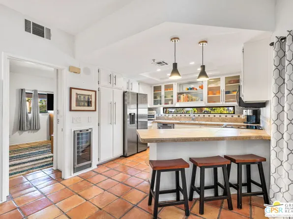 255 S Avenida Caballeros Unit 306, Palm Springs, CA 92262