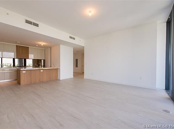 4th image of 2831 S Bayshore Dr Unit 1206