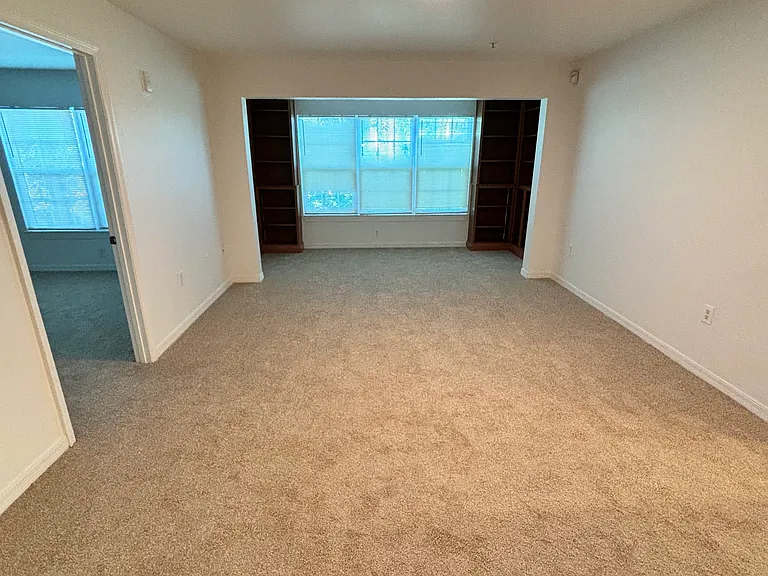 5447 Vineland Rd #1208 — Photo 10