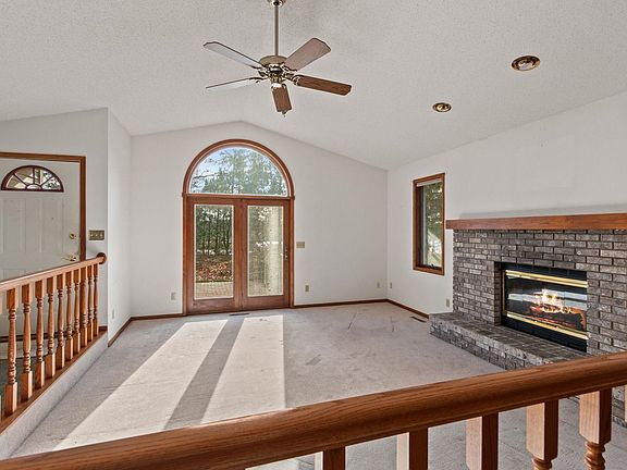 4th image of 361 Yeoman Ct