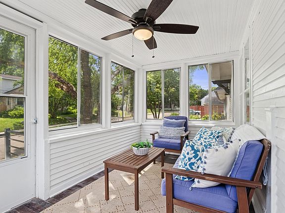 2nd image of 117 9th Ave NW