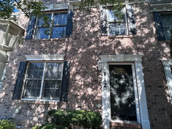 1-114 Castleview Dr, Mc Kees Rocks, PA 15136