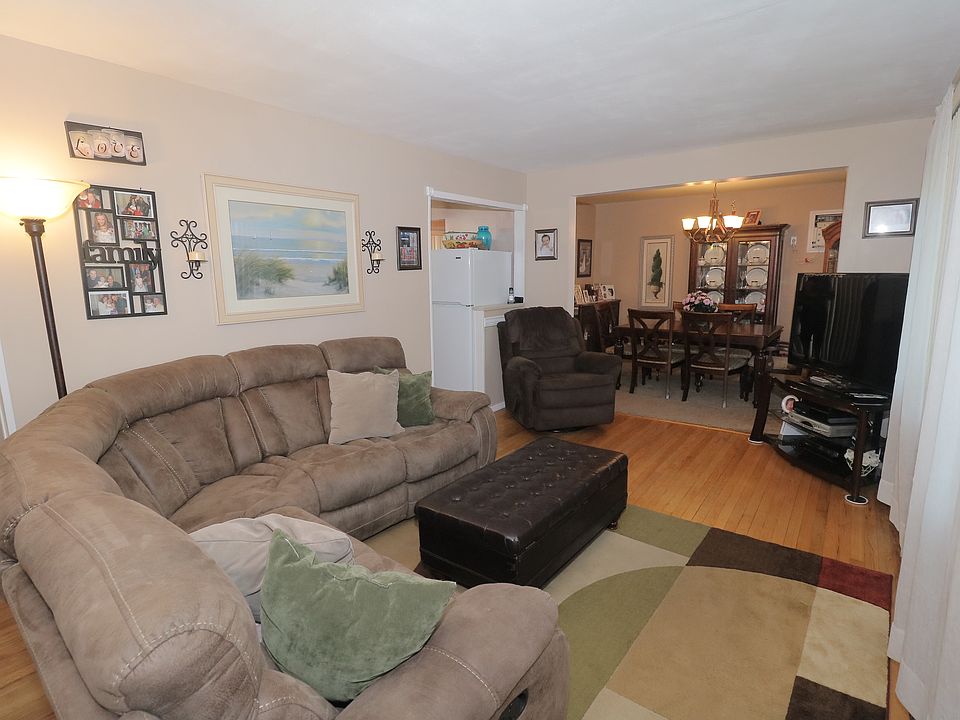 2nd image of 93 Birs Ave
