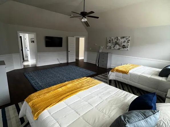 113 River Valley Ln, Greenville, SC 29605