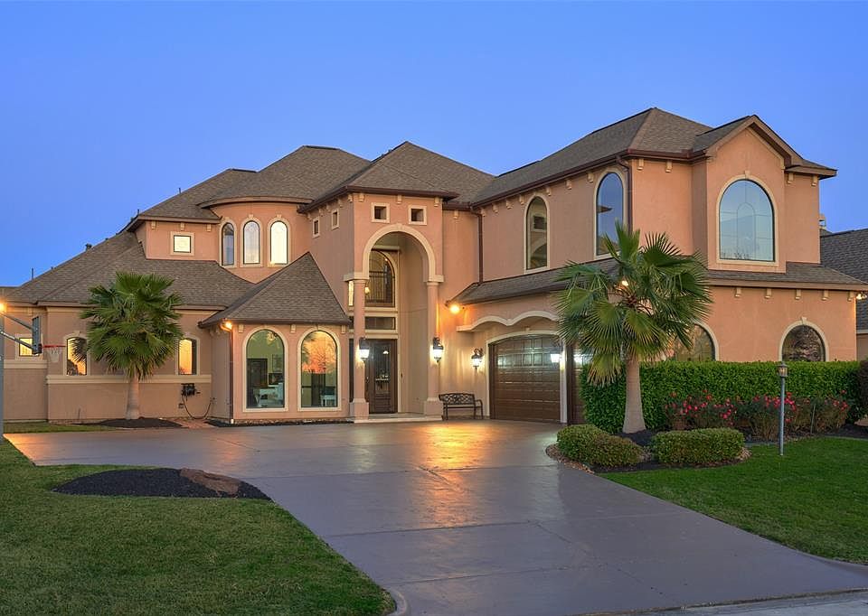 1st image of 36 Somerton Dr