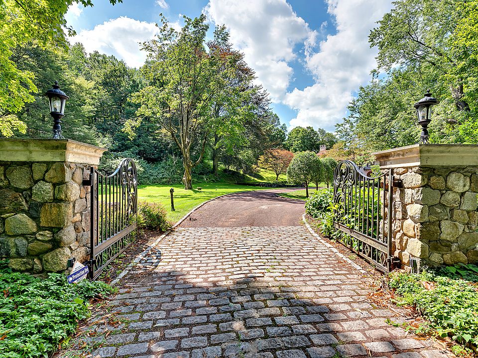 69 Chestnut Ridge Road