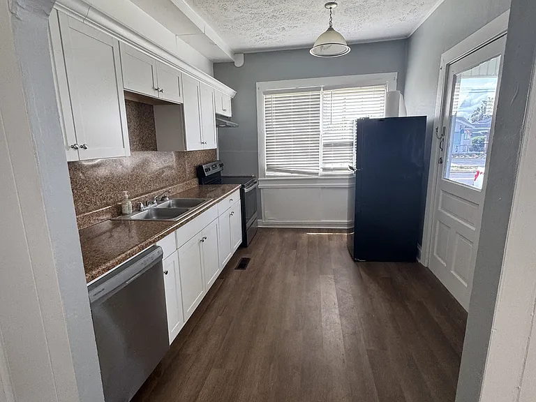 406A Durden St #1 — Photo 3