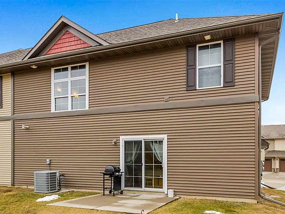 2nd image of 418 Cambria Dr
