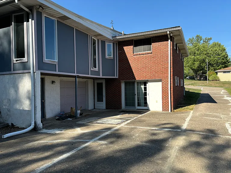 96 Moger Dr — Photo 3