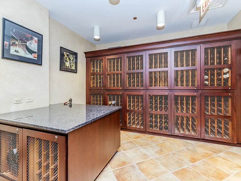 21 E Huron St #1207 — Photo 89