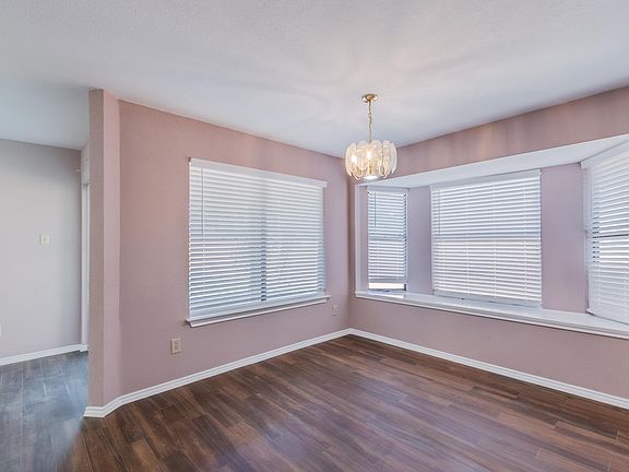 2nd image of 2304 Cuesta Ln