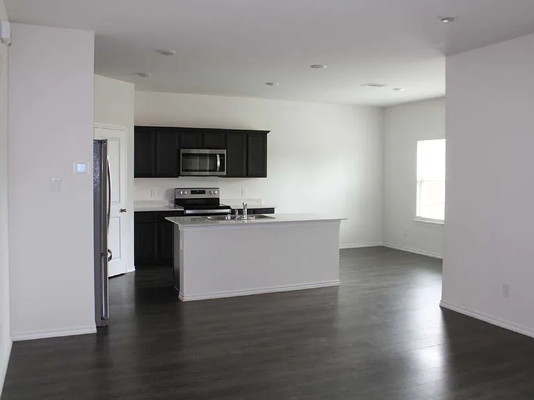 3012 Glazner Dr — Photo 7