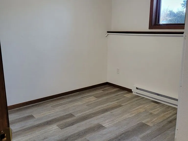 138 N Bay St — Photo 13