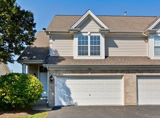 1090 E Danbury Dr, Cary, IL 60013