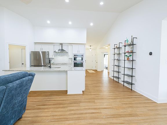 5th image of 29 Laura Jean Ct