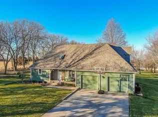 25460 W 143rd St, Olathe, KS 66061