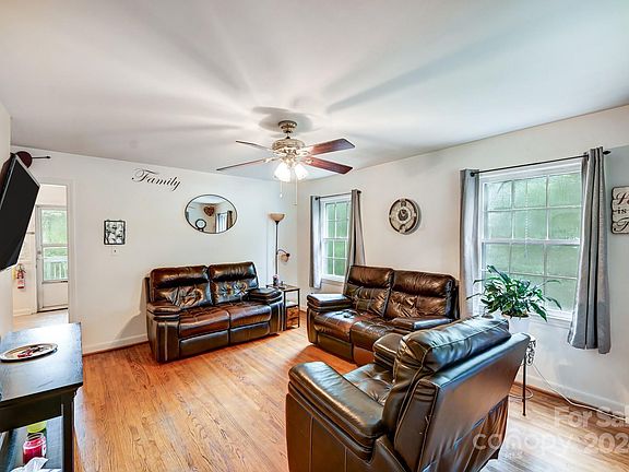 2nd image of 117 Marine Dr