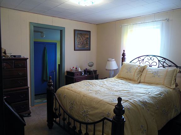 master bedroom with bath