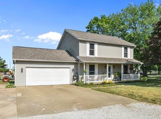 1004 S Colony Ct, Manito, IL 61546