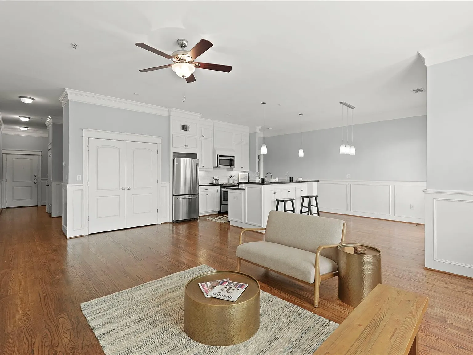 1 bed, 1.0 bath, 1252 sqft, $2,300 — Photo 1