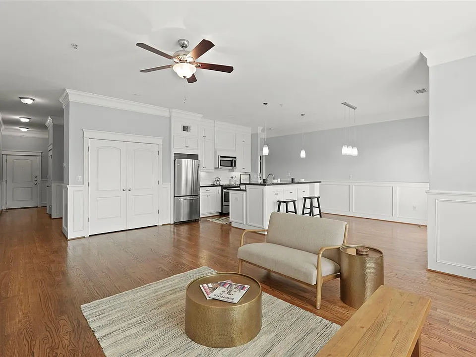 2802 Morrison St #206