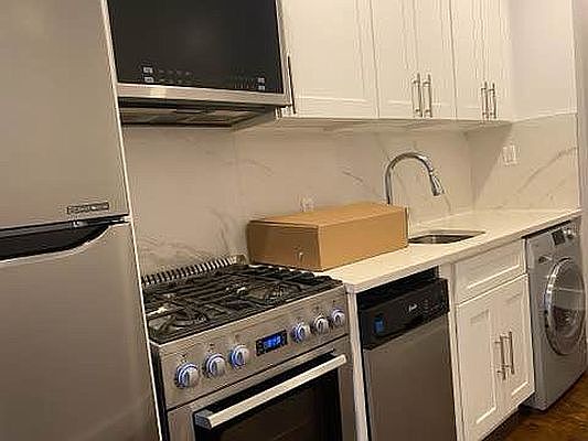 1st image of 122 E 103rd St APT 1