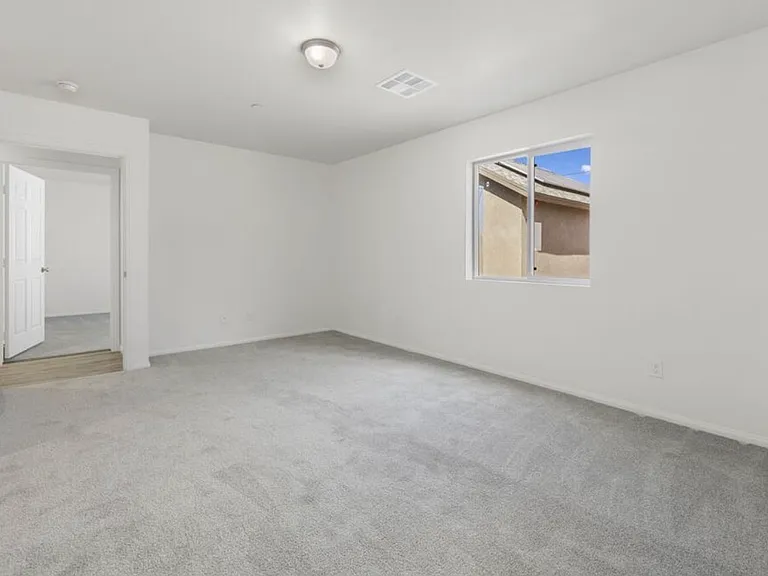 386 E Heil Ave — Photo 9
