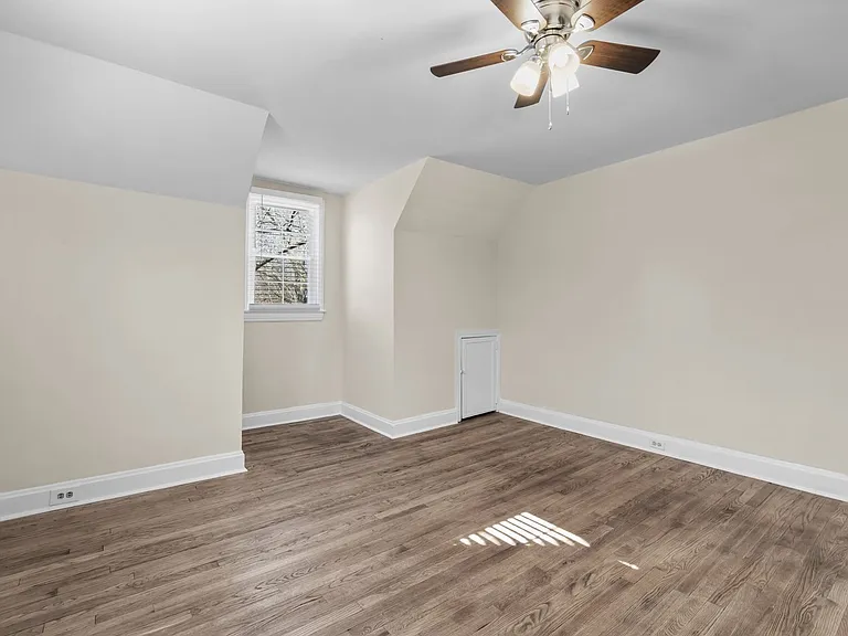 906 Clarendon St #A — Photo 13