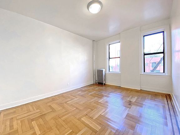 3rd image of 452 Park Pl APT 2A