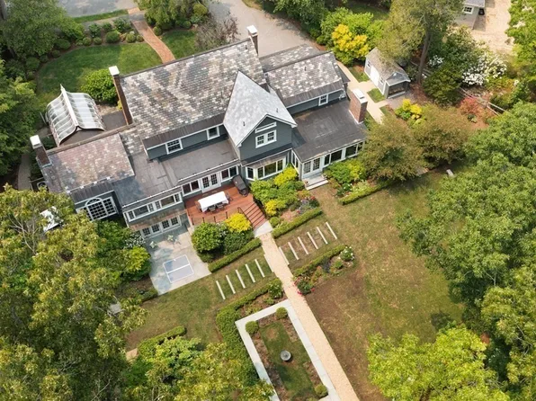 60 Damien Rd, Wellesley, MA 02481