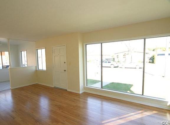 2nd image of 3119 Lomina Ave