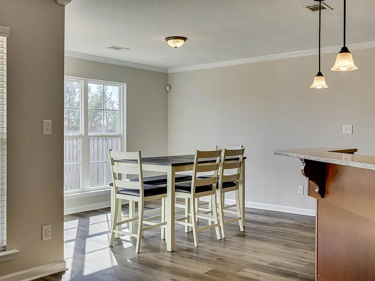 124 Radcliff Dr — Photo 12