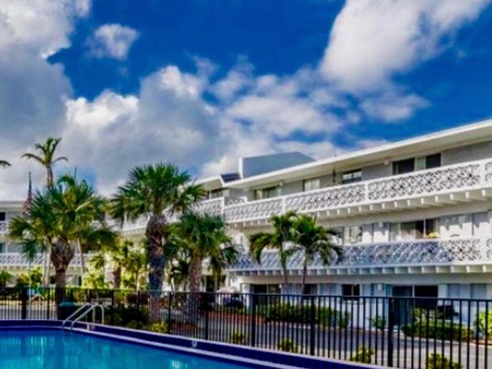 1st image of 3705 S Flagler Dr APT 8