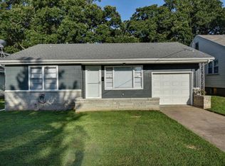 1929 N Douglas Ave, Springfield, MO 65803