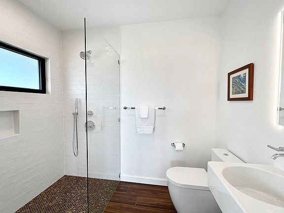 3rd image of 21 Kalaka Pl