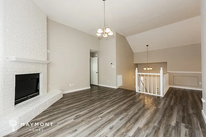 305 Mahogany Dr — Photo 5