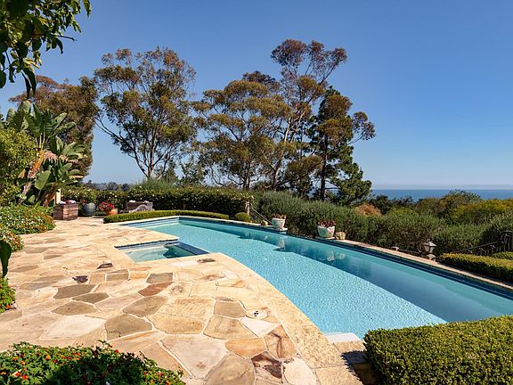 3rd image of 802 Park Ln W