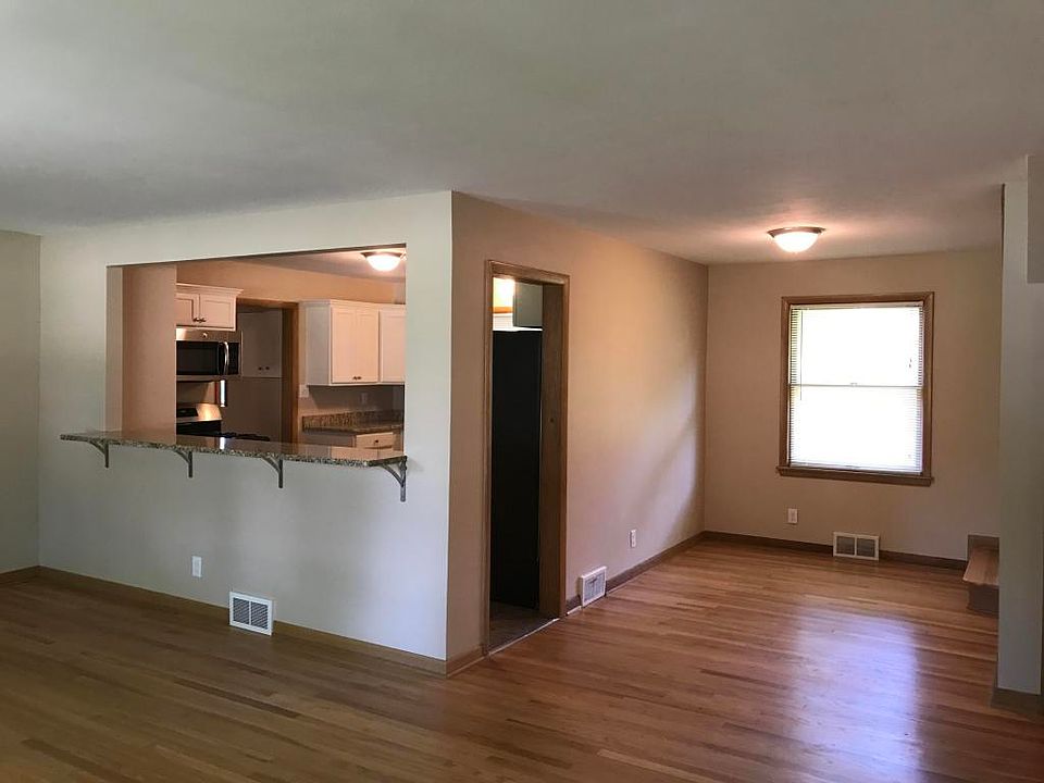 1st image of 4222 N 96th St